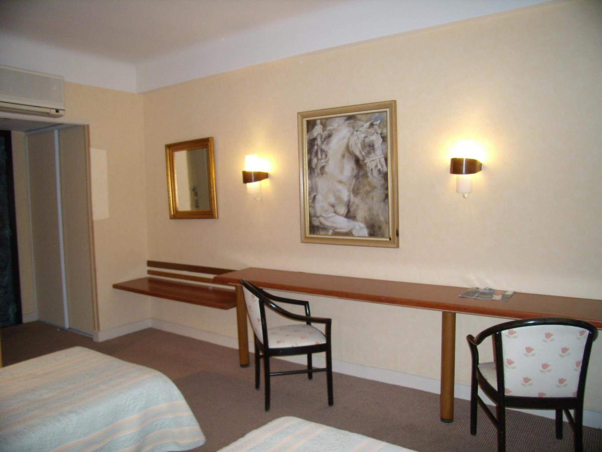 Hotel Chiffre Albi Exterior foto