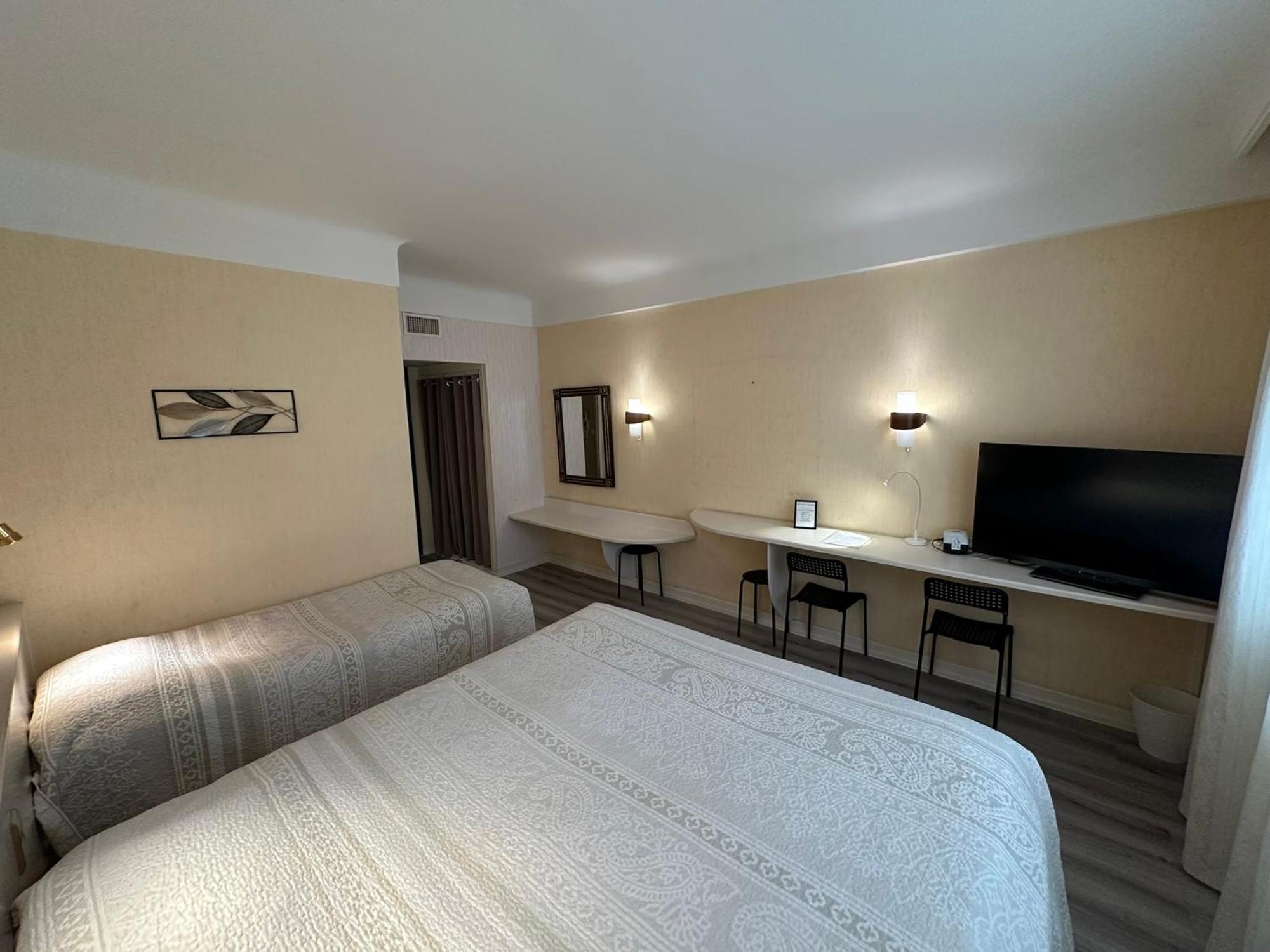 Hotel Chiffre Albi Exterior foto