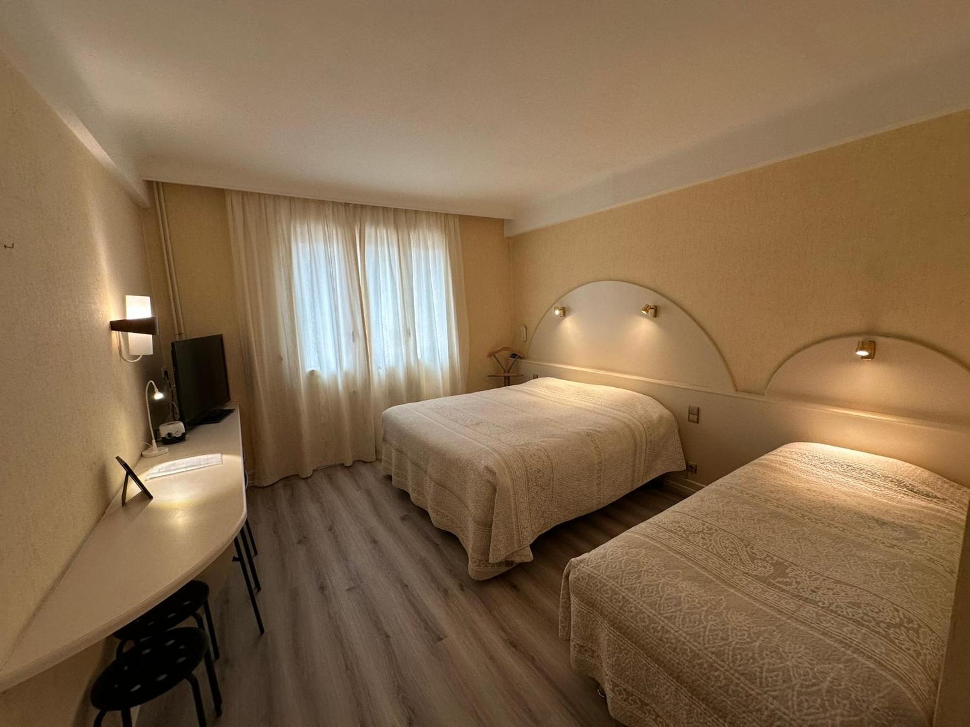 Hotel Chiffre Albi Habitación foto
