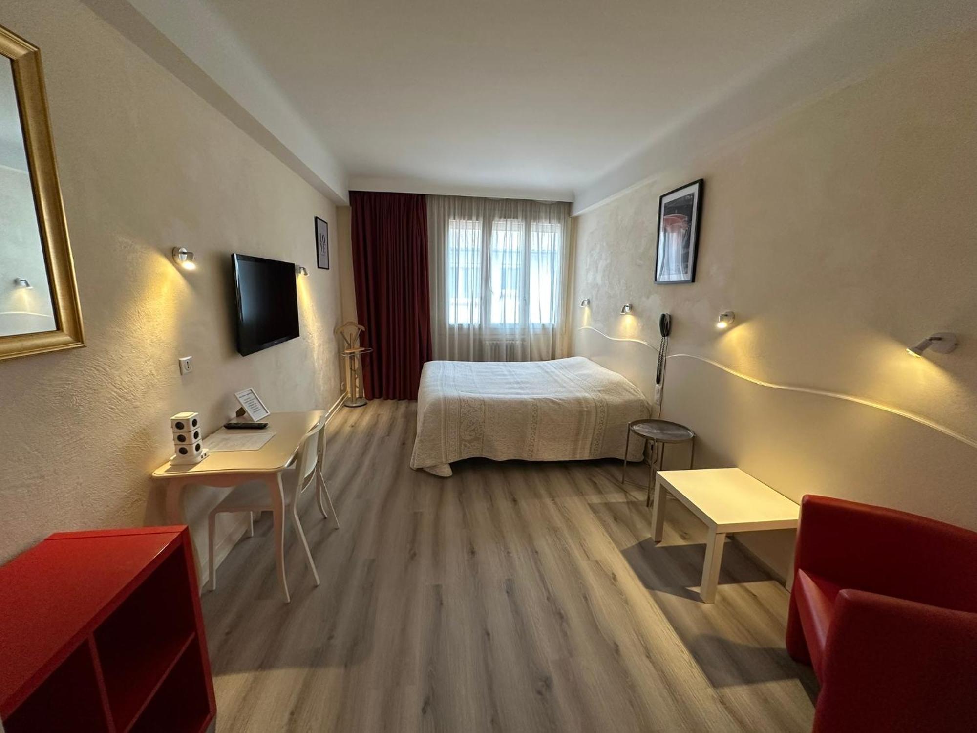 Hotel Chiffre Albi Exterior foto